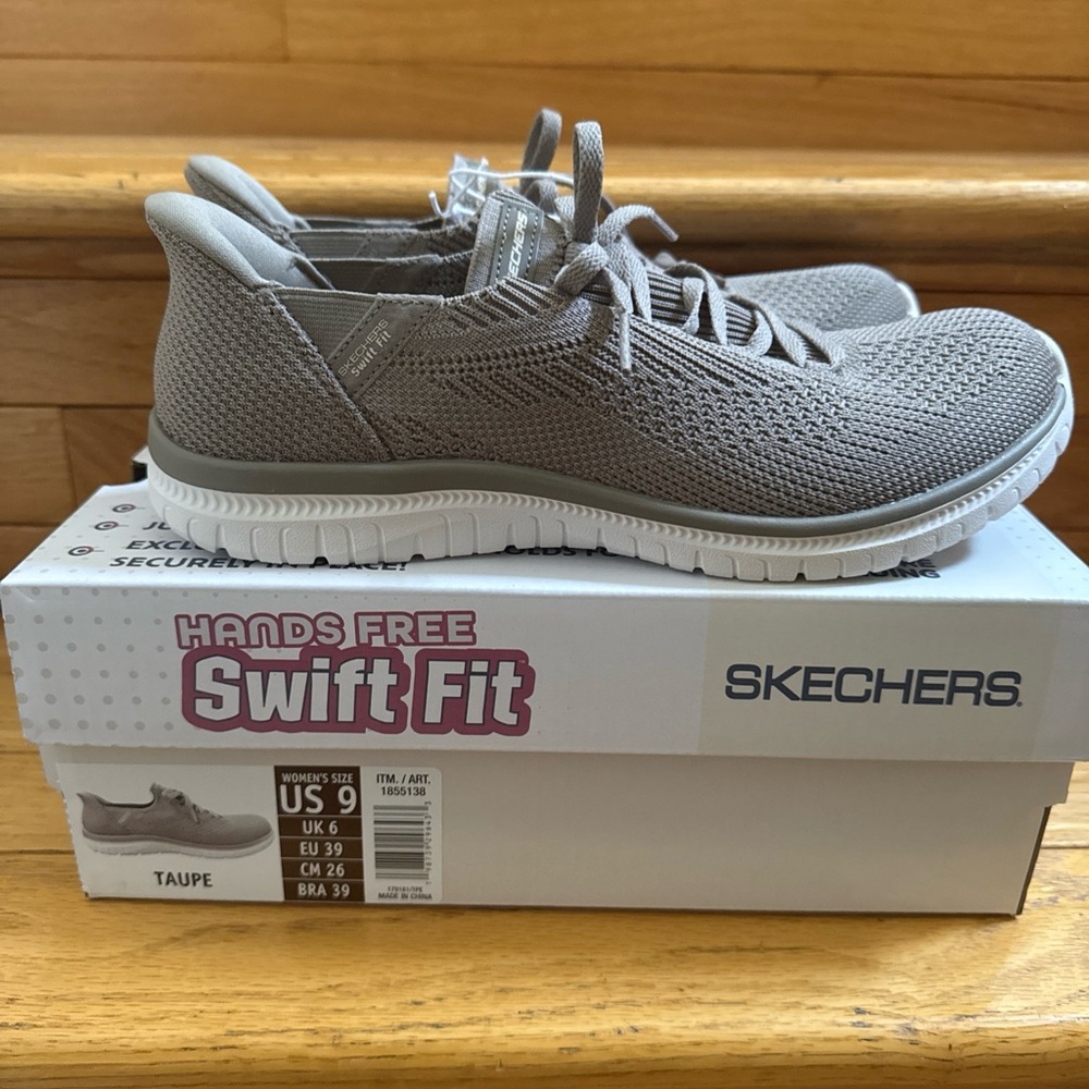 NIB SKECHERS Hands Free Swift Fit Size 9 Color Taupe Lightweight Super Comfort